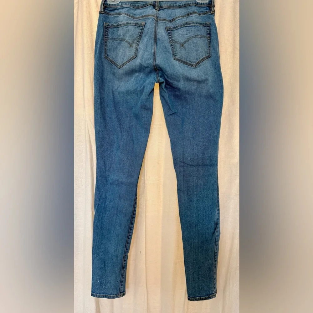 Bullhead Women's Skinny Jeans in Blue - Picture 3 of 4